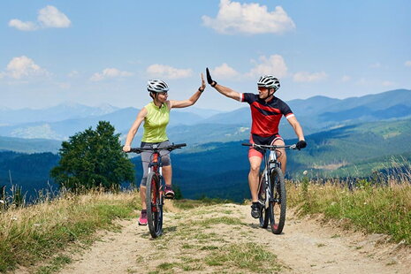 Bicyklovanie a iné športy: Spájanie vášho obľúbeného pohybu s bicyklovaním